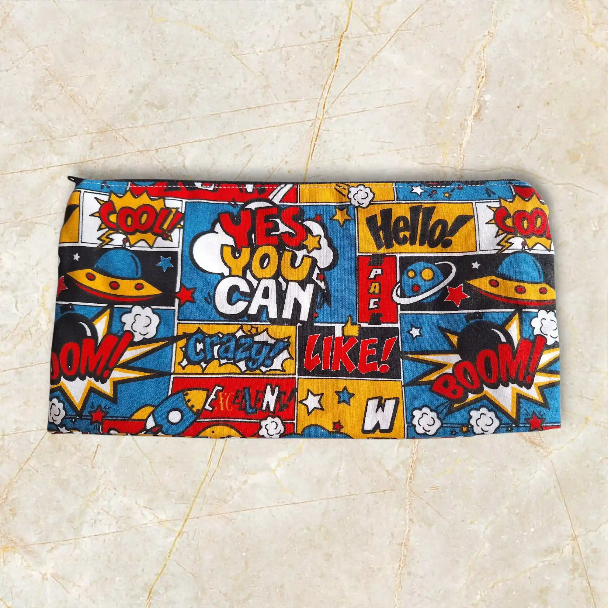 Trousse artisanale motifs comics