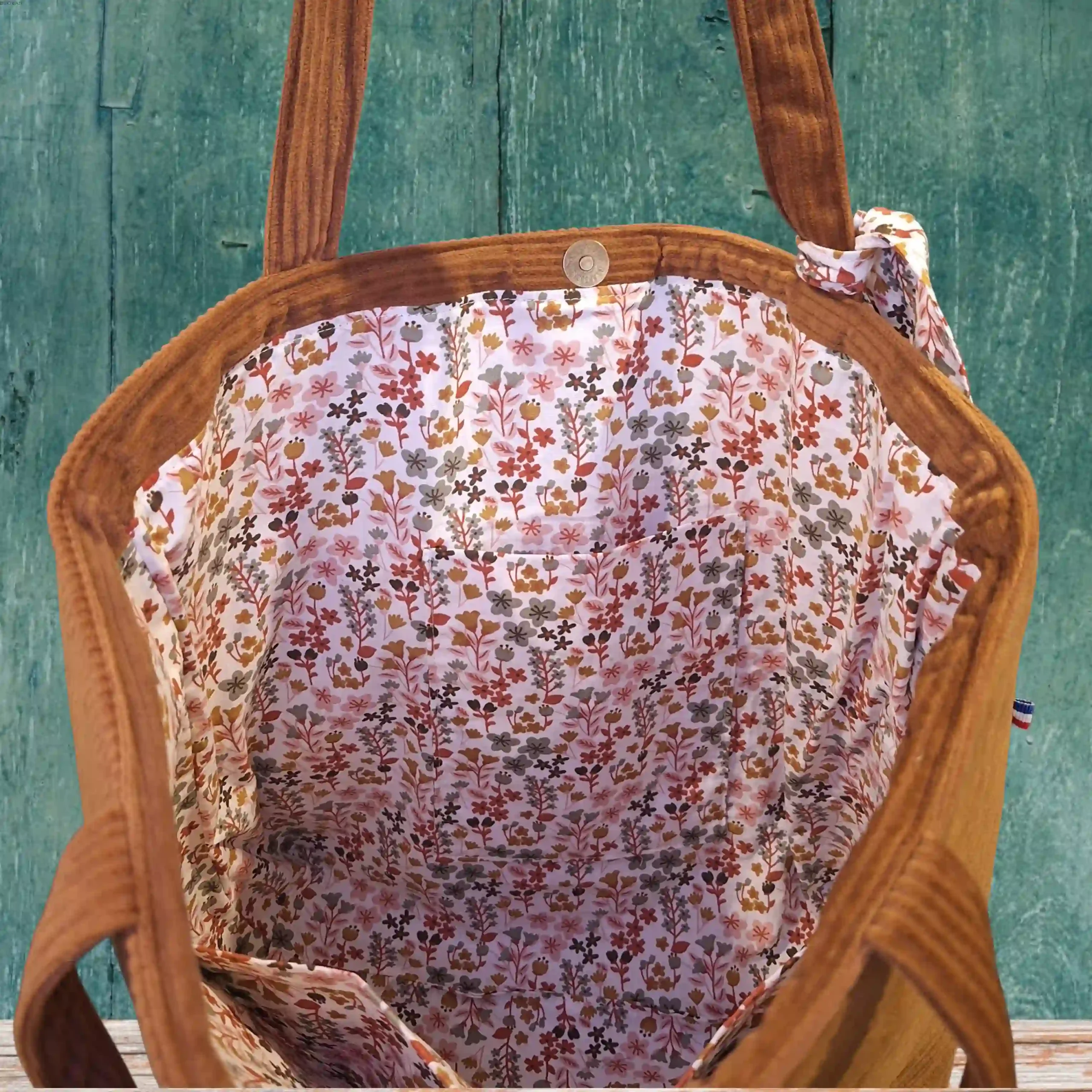 Sac cabas en velours – Grand volume avec poches intérieures et foulard assorti - Camel – Image 4